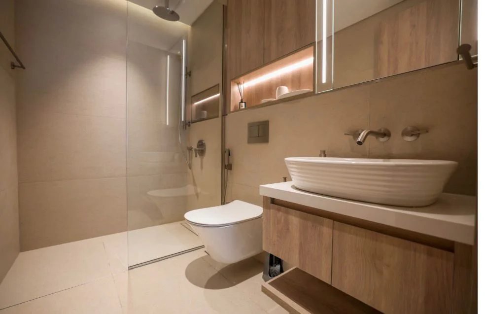 Starlight Park 1BR + Study, Bathroom